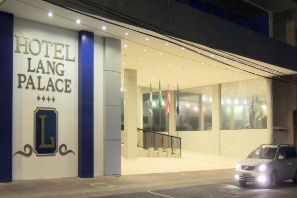 Hotel Lang Palace - Fica No Centro Da Cidade Chapeco Exterior photo